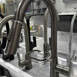 Vòi chén kệ xà bông xám có kệ